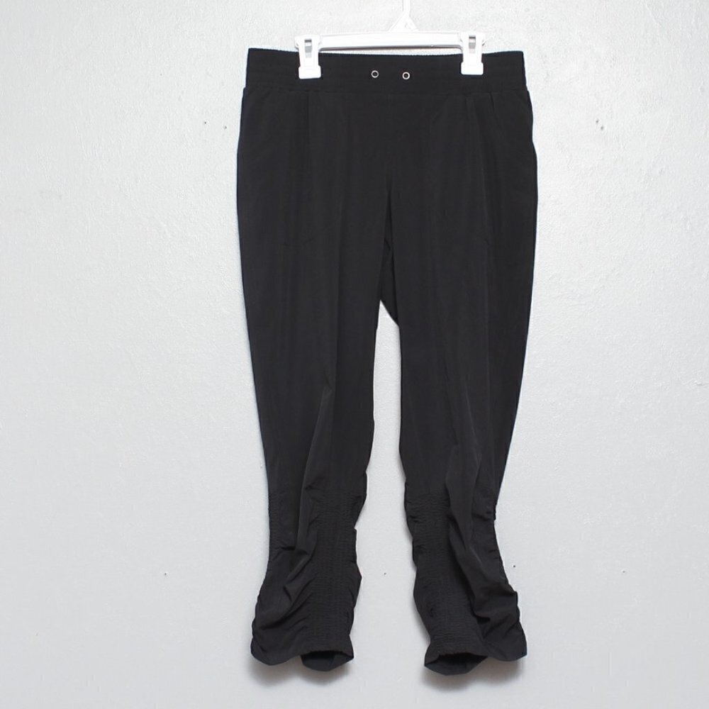 Athleta prima Capri black athletic ruched leg pants